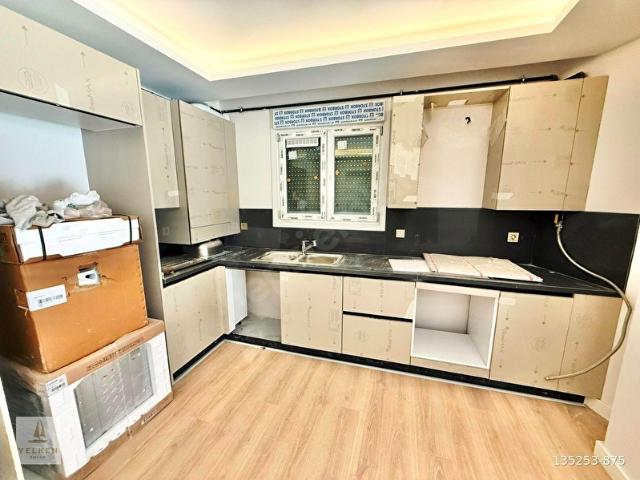 CADDEBOSTAN SAHİLDE 1+1 BAHÇELİ SIFIR