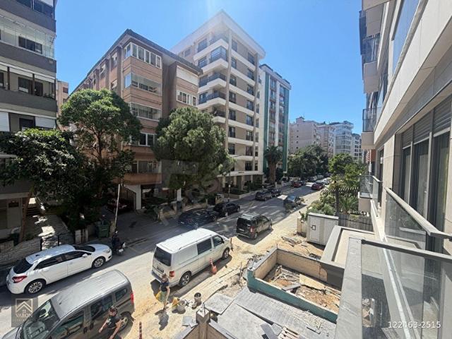 CADDEBOSTAN SAHİLDE VARONDAN 150M2 BALKONLU 3+1 EBEVEYNLİ