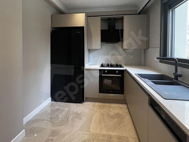 CADDEBOSTAN SAHİLDE İŞ YERİNE KONUTA 125M2 3+1 BALKONLU SIFIR
