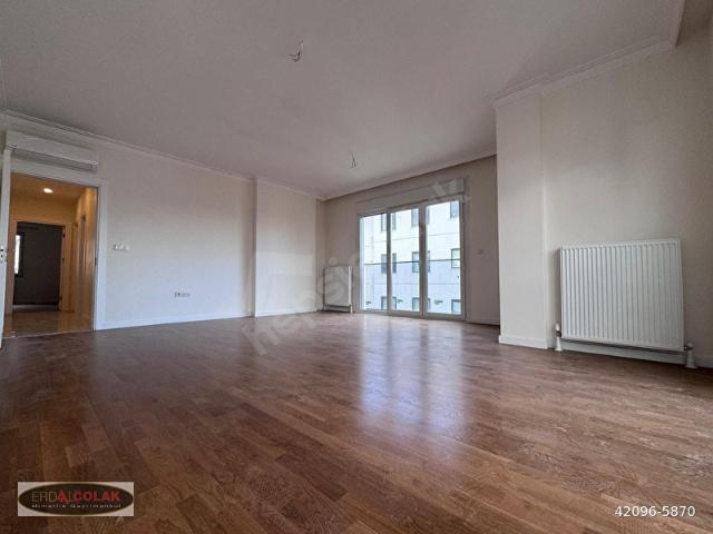 CADDEBOSTAN'DA BAĞDAT CADDESİNE YAKIN 105 M2 NET SIFIR 3+1 ARAKAT
