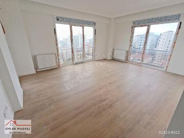 Caddebostanda Bağdat Caddesine Yakın Sıfır Binada 4+2 Deniz Manzaralı Dubleks Daire EMLAK MASASI