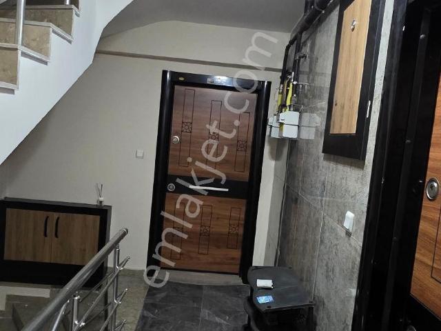 Caddede Lüks Satılık Apart
