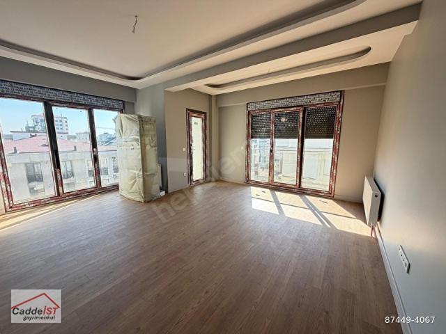 CaddeİST'TEN FENERYOLU'NDA GÜNEY CEPHE BALKONLU 3+1 SIFIR DAİRE