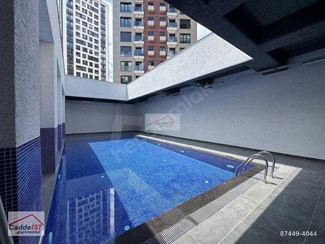 CaddeİST SİTE İÇİNDE SIFIR HAVUZLU 70m NET 2+1