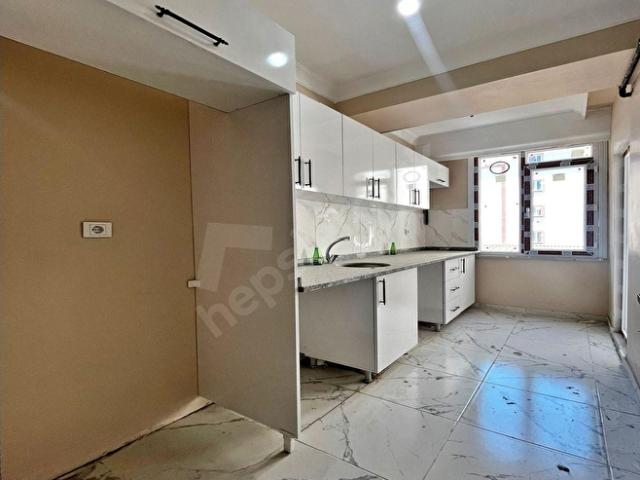 CADDEYE YÜRÜME MESAFESİNDE SIFIR LÜX 2+1 KİRALIK DAİRE