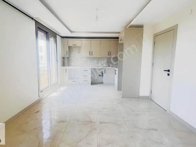 Caddeye Yakın Katta Doğalgazlı 2+1 aynı Binada 2 Daire Var