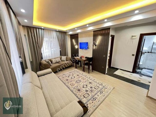 Cadde'ye Yakın Konumda Mecidiyeköy Meydan'a 15dk Eşyalı 1+1