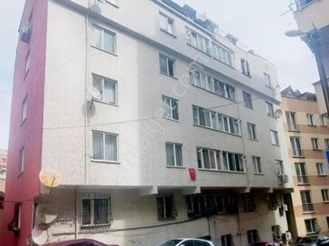 Caddeye Yakın, Yeni Boyanmış, Banyosu Yenilenmiş,asansörlü,5.kat