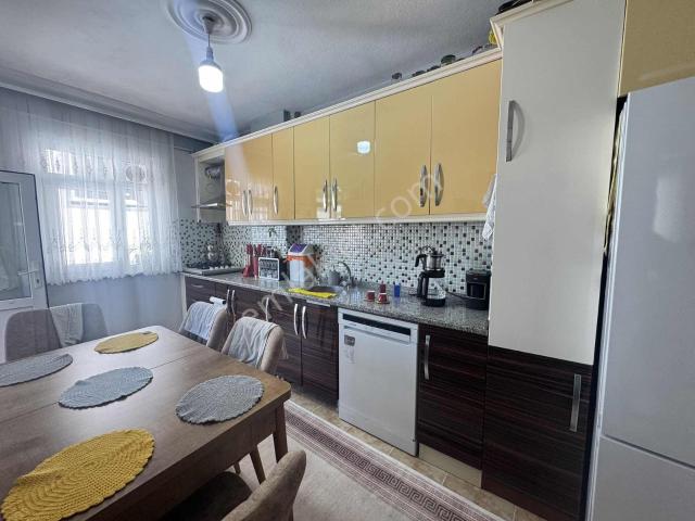 Caddeye Yakın 1+1 Satılık Arakat Daire
