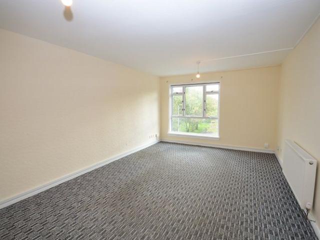 Cadham Court Wm, Glenrothes KY7, 3 bed flat to rent, £695 pcm | PrimeLocation