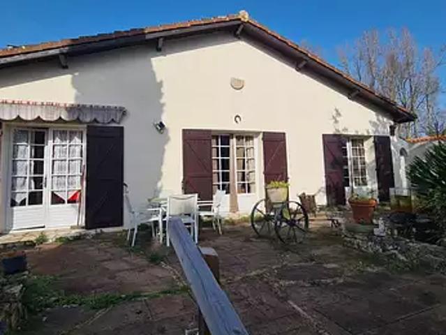 Cadillac en Fronsadais 33240 Achat / Vente maison 4 pièces t4 jardin terrasse