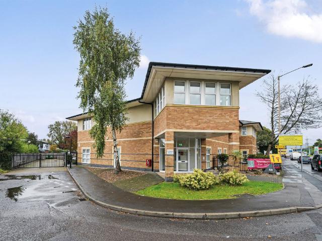 Cadogan House, Reading RG2, 2 bed flat to rent, £1,450 pcm | PrimeLocation