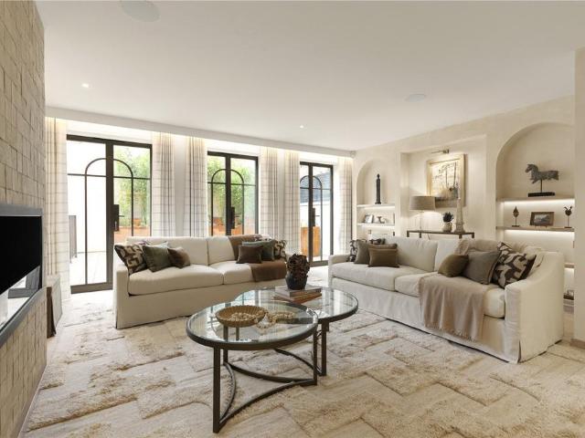 Cadogan Street, Chelsea, London, SW3 5 bed terraced house to rent £30,117 pcm £6,950 pw