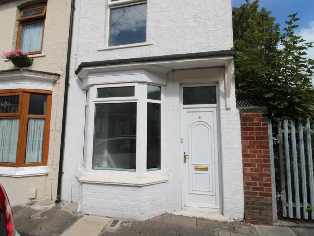 Cadogan Street, North Ormesby. 2 bed terraced house to rent £550 pcm £127 pw