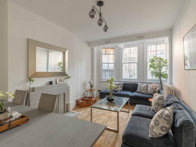 Cadogan Square, Knightsbridge, London SW1X, 3 bed flat to rent, £4,333 pcm | PrimeLocation