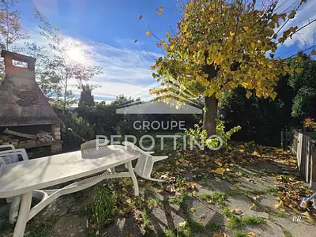 Cadolive 13950 Achat / Vente appartement 2 pièces t2 au dernier étage