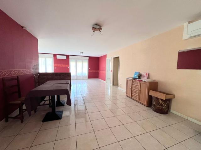 Cadre de vie exceptionnel ? Plain pied familial sur 19 ares de terrain