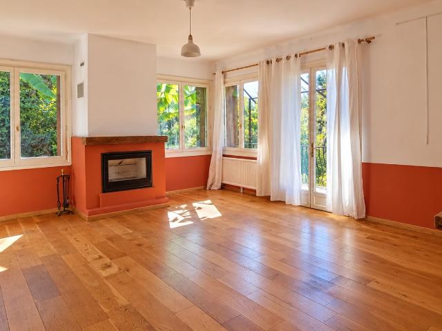Cadre exceptionnel – Maison lumineuse avec vue, parc en bord de rivière