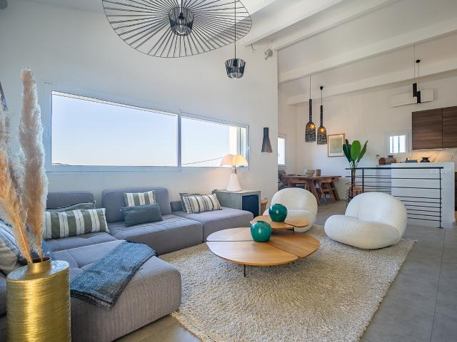 Cadre idyllique et vue mer panoramique pour cette villa d’exception 13009 MARSEILLE