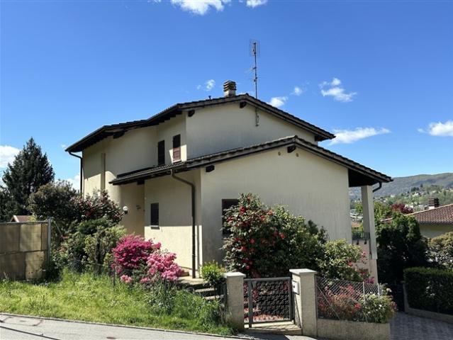CADRO LUGANO Einfamilienhaus 5,5 Zimmer mit Garten