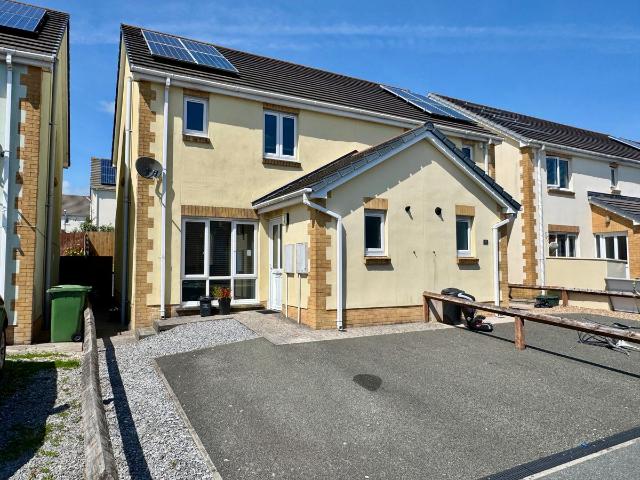Cae Gwyrdd, Carmarthen SA33, 2 bed property to rent, £875 pcm | PrimeLocation