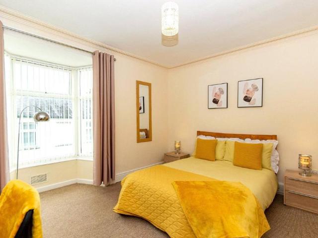 Caellepa, Bangor, Gwynedd, LL57 2 bed terraced house to rent £1,400 pcm £323 pw