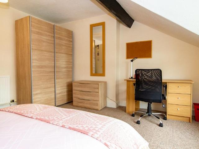 Caellepa, Bangor, Gwynedd, LL57 5 bed terraced house to rent £2,492 pcm £575 pw