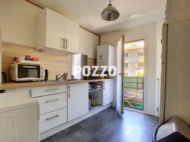 CAEN: appartement T2 en location Rue Damozanne