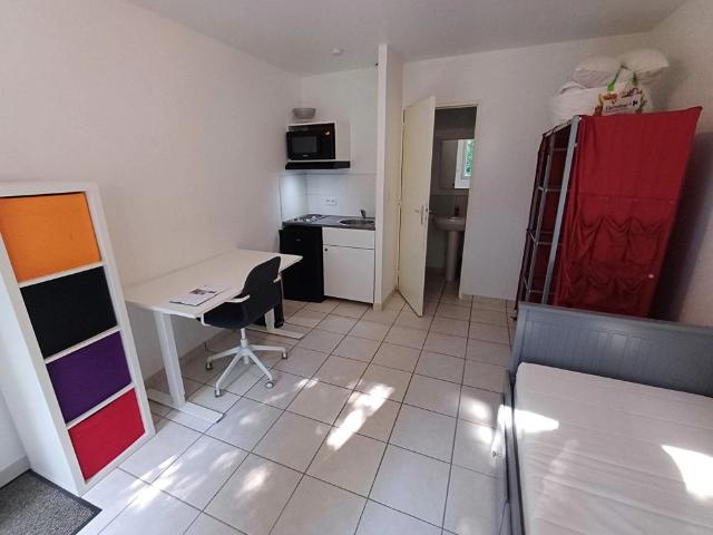 CAEN SAINT GILLES STUDIO MEUBLE PROCHE UNIVERSITE