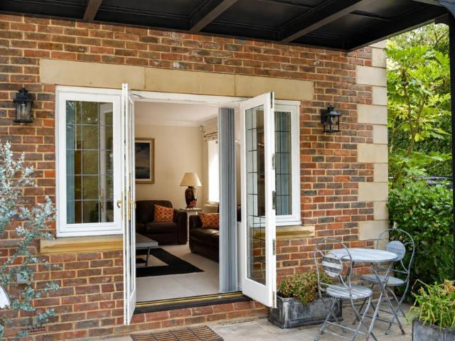 Caenshill House, Chaucer Avenue, Weybridge, KT13