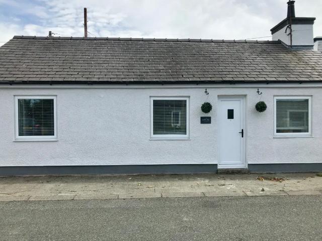 Caergybi LL65, 2 bed cottage to rent, £895 pcm | PrimeLocation