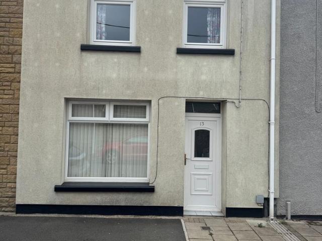 Caerhendy Street, Merthyr Tydfil, CF47 2 bed terraced house to rent £795 pcm £183 pw