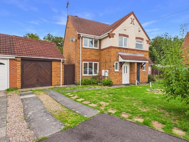 Caernarfon Drive, Nuneaton 3 bed semi detached house to rent £1,300 pcm £300 pw