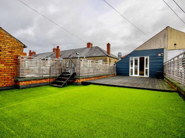 Caerphilly Road, Cardiff, CF14 2 bed flat to rent £1,350 pcm £312 pw