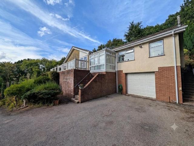 Garth Hill, Caerphilly Road, Bassaleg 3 bed bungalow to rent £1,400 pcm £323 pw