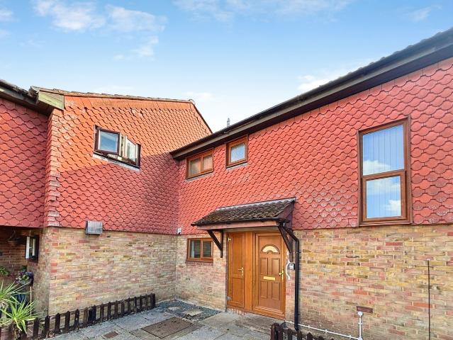 Caesar Court, Aldershot, Hampshire GU11, 2 bed terraced house to rent, £1,550 pcm | PrimeLocation