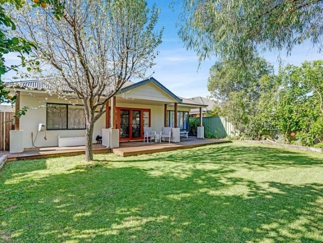 Café lifestyle in vibrant Vasse