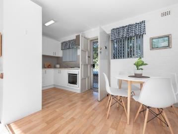 Café Strip Precinct First Floor Apartment