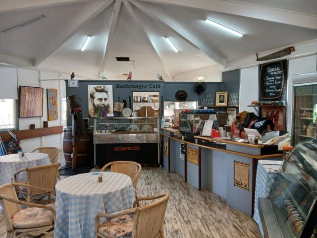 Café with 2B onsite Residence for Lease