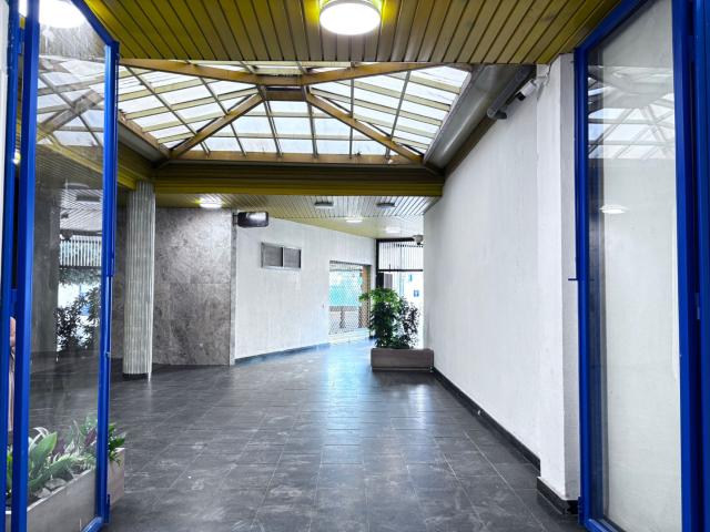 CAFETERÍA CON TERRAZA PARA 10 MESAS