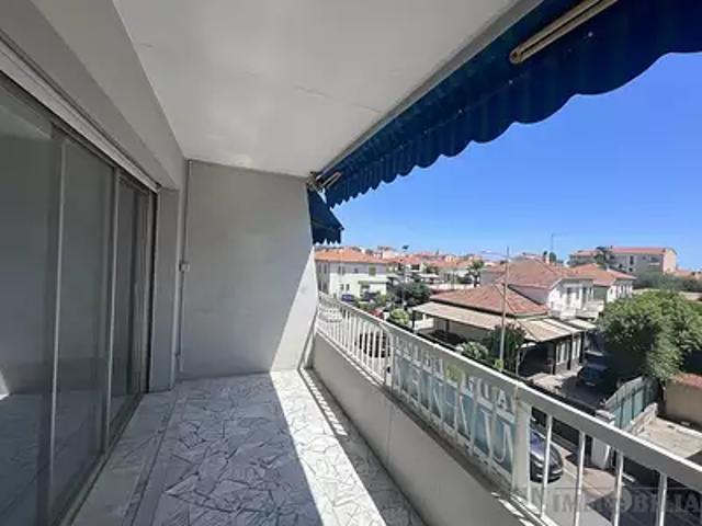 Cagnes sur Mer 06800 Achat / Vente appartement 1 pièce t1 terrasse