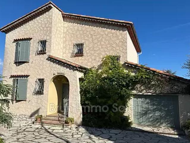Cagnes sur Mer 06800 Location maison 6 pièces t6 piscine parking