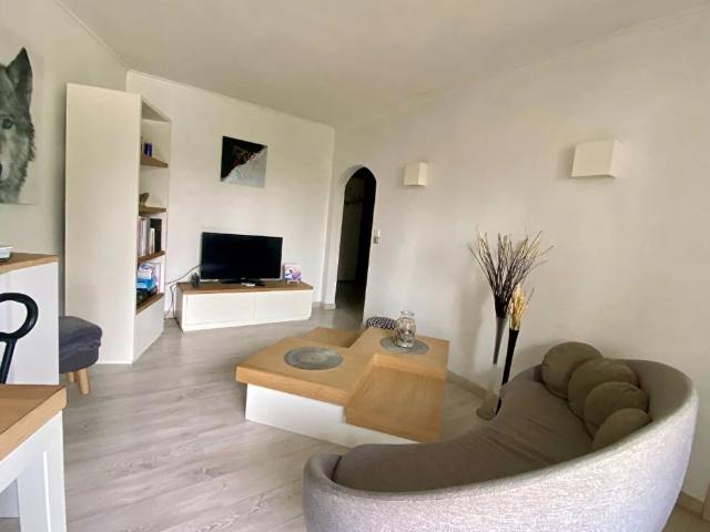 CAGNES SUR MER STUDIO AVEC CAVE LOCATION EN MEUBLE