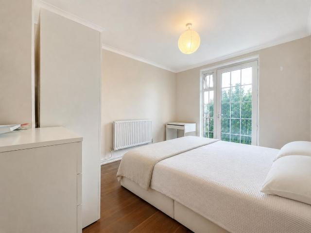 Cahir Street, London All Bills Included E14, 5 bed shared accommodation to rent, £800 pcm | PrimeLocation