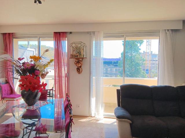 Cahors 46000 centre ville, appartement avec terrasse ascensseur et parking