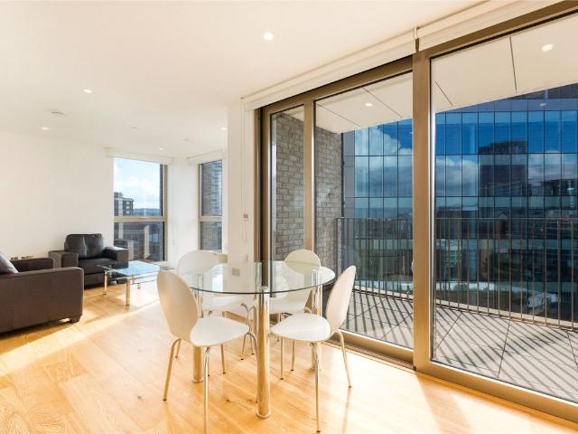 Caithness Walk, Croydon CR0, 2 bed flat to rent, £2,000 pcm | PrimeLocation
