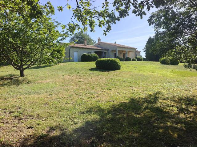 Cailhau Villa Plain Pied 4 Chambres Avec Vue Pyrénées Et Gra. 124m² Cailhau
