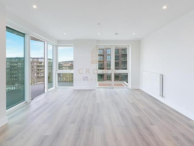 Cairncross House, Kidbrooke Village SE3, 3 bed flat to rent, £3,000 pcm | PrimeLocation