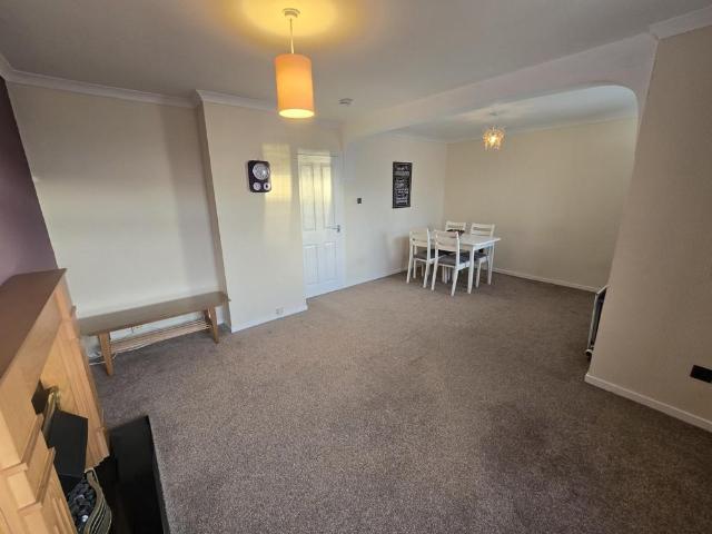 Cairncry Road, Aberdeen, AB16 3 bed apartment to rent £995 pcm £230 pw