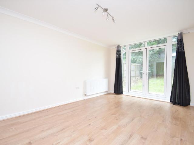 Cairnpark. Rickmansworth Road, Watford WD18, 2 bed flat to rent, £1,750 pcm | PrimeLocation